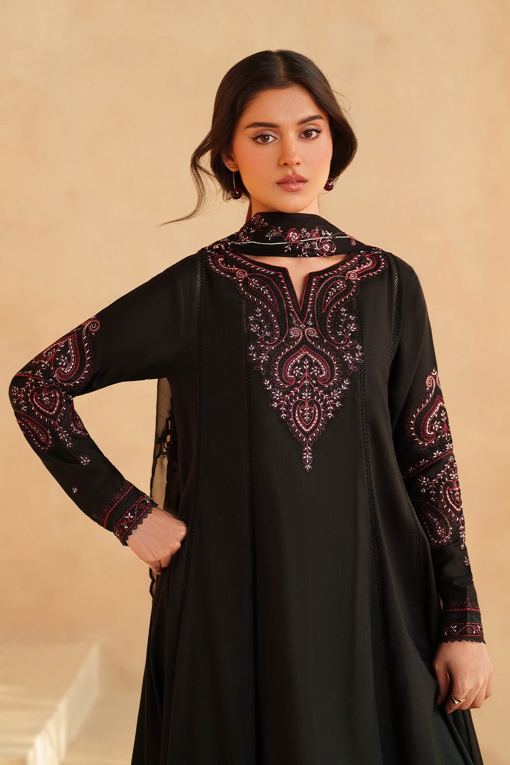 WINTER EDITION 2027” IZNIK  (DHANAK 3PC)